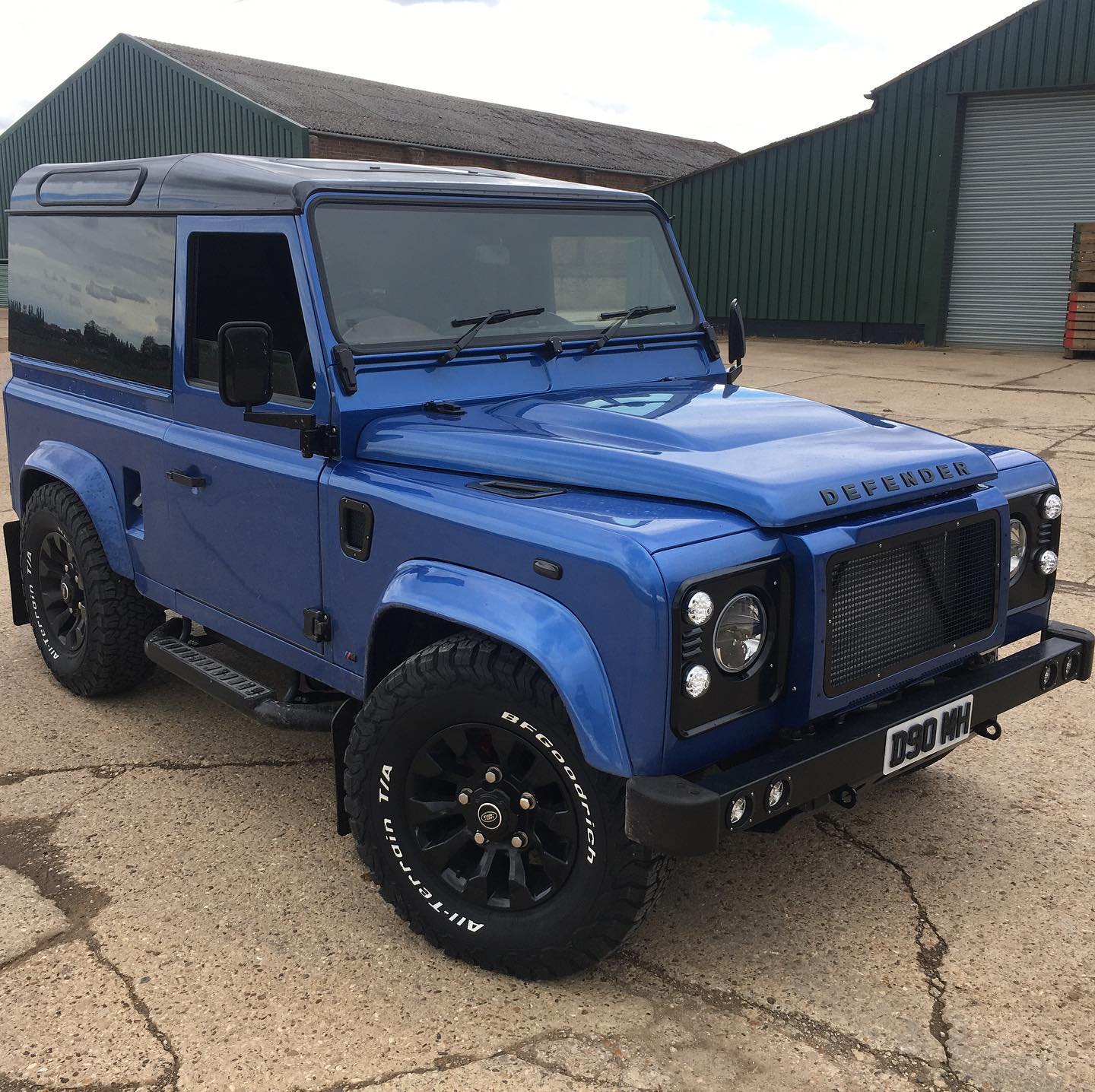 Blue Landrover 90 | 200TDI